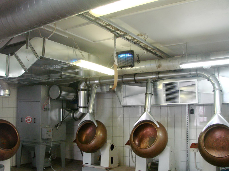 Промышленные пылеуловители серии УВП-СТ-М-ФКИ с системой самоочистки и вентилятором
